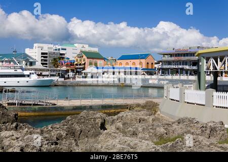 Almacena en Harbor Drive, George Town, Gran Caimán, Islas Caimán, Antillas Mayores, el Caribe Foto de stock