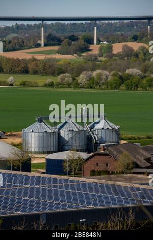Planta de biogas de BiogasRuhrtal, empresa im Brehm, Essen-Kettwig, en el sur de la ciudad, Essen, Alemania