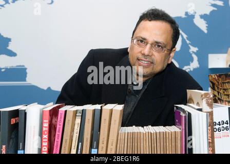 Dipesh Chakrabarty (nacido en 1948 en la India) es un historiador indio, que también ha hecho contribuciones a la teoría postcolonial y a los estudios subalternos. Foto de stock