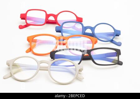 y lentes para la protección de los ojos, para mejorar la salud visual de las personas, para poder ver desde lejos y cerca. Gafas de diseño t Fotografía de stock -
