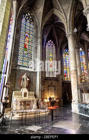 Interior de la iglesia de Eglise Saint Maurice en Lille, Francia Foto de stock