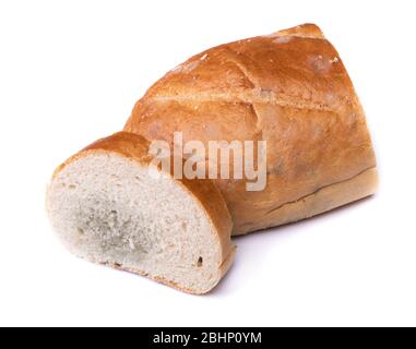 Pieza de pan mohoso aislada sobre fondo blanco Foto de stock