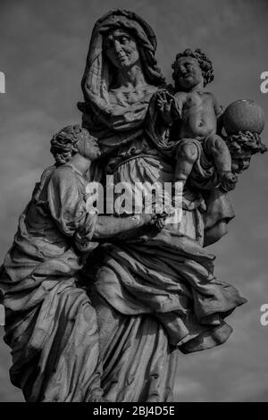Estatua de Santa Ana en el puente Charler, Praga