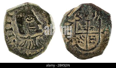 Antigua moneda de cobre del rey español Felipe IV Foto de stock