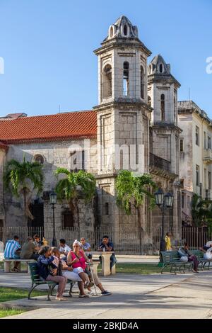 Cuba, la Habana, barrio Habana Vieja clasificado como Patrimonio de la Humanidad por la UNESCO, plaza del Cristo, Iglesia Santo Cristo del Buen Viaje construida en 1755 Foto de stock
