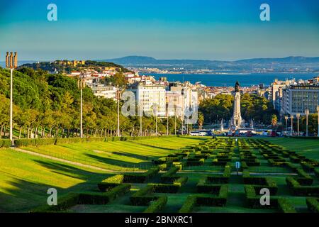 Parque Eduardo VII ubicado en la ciudad de Lisboa, Portugal Foto de stock