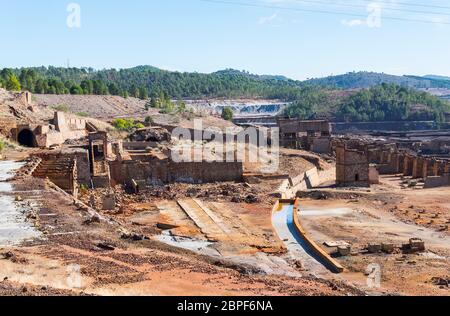 Los restos de las antiguas minas de Riotinto en Huelva (España)