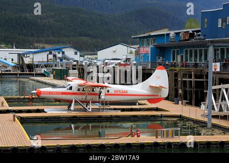 Avión flotante en Juneau, Alaska, EE.UU Foto de stock