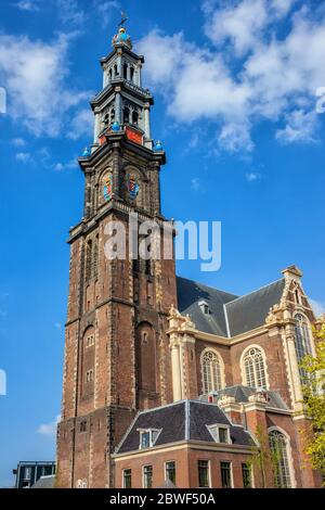 Westerkerk - Iglesia occidental en la ciudad de Amsterdam en Holanda, Holanda, arquitectura de estilo renacentista holandés, punto de referencia de 1631 Foto de stock