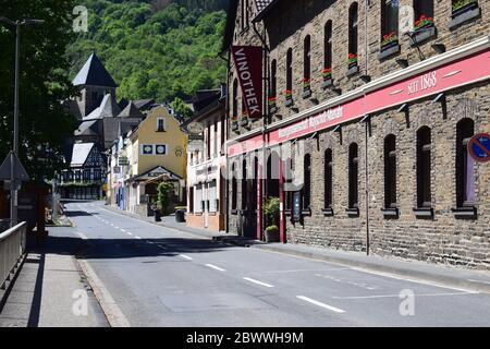 Calles vacías de la ciudad vieja de Altenahr en 2020