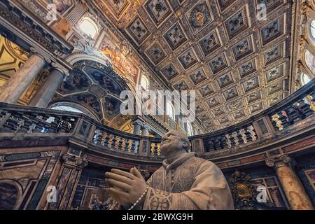Dentro de la Basílica Papale di Santa Maria Maggiore en Roma
