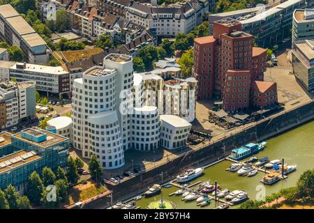Gehry edificios - Neuer Zollhof en el puerto de los medios de comunicación, 22.07.2019, vista aérea, sólo para uso editorial, Alemania, Renania del Norte-Westfalia, bajo Rin, Dusseldorf