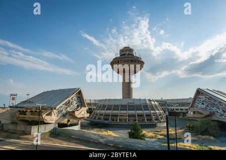 Ereván, Armenia - Julio 2019: Ereván Zvartnots Aeropuerto Internacional antigua terminal. El aeropuerto fue inaugurado en 1961 Foto de stock