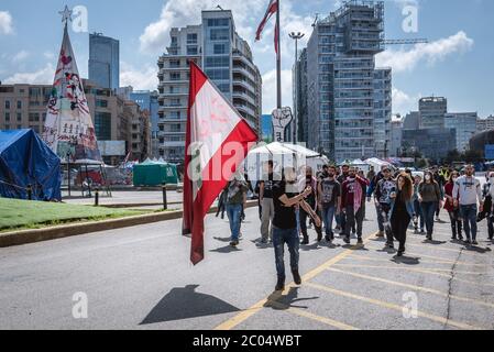 Protesta contra el gobierno en la Plaza de los Mártires de Beirut, Líbano, marzo de 2020 Foto de stock