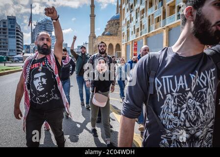 Protesta contra el gobierno en la Plaza de los Mártires de Beirut, Líbano, marzo de 2020 Foto de stock