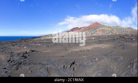 Paisaje volcánico al oeste de La Restinga en la costa sur de El Hierro, Islas Canarias