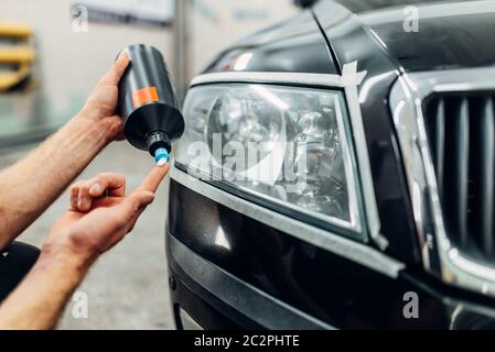 Limpiador de faros de coche Fotografía de stock - Alamy