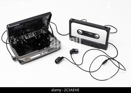 Reproductor De Audio Antiguo. Cassette Portátil Antiguo, Objeto De