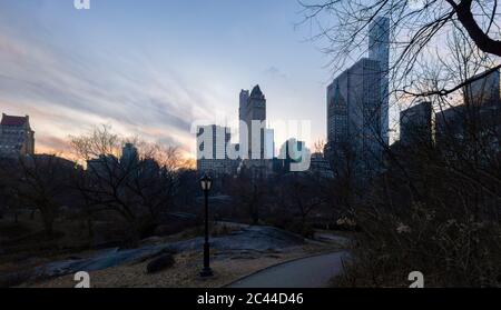 Estados Unidos, Nueva York, Nueva York, Central Park al amanecer de invierno