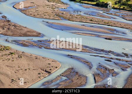 El río cierra Fitz Roy, el Chalten, Patagonia, Argentina Foto de stock