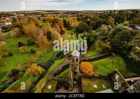 El castillo de Blarney, construido en 1446, en otoño, Cork, Irlanda, Europa Foto de stock