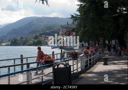 Europa, Italia, Lombardía, Lovere, frente al lago, vista Foto de stock