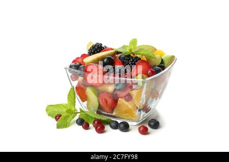Cuenco de ensalada de fruta fresca aislado sobre fondo blanco Foto de stock