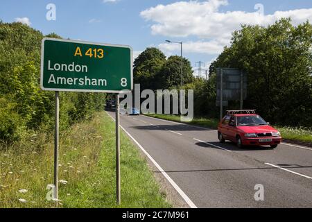 Wendover, Reino Unido. 17 de julio de 2020. Un signo indica la ruta de la A413. Crédito: Mark Kerrison/Alamy Live News Foto de stock