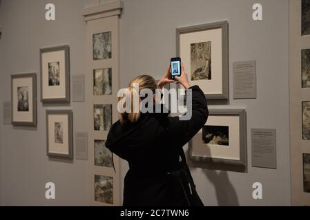 Cecil Beaton; s Bright Young Things National Portrait Gallery 12 de marzo de 2020 - 7 de marzo. Junio 2020