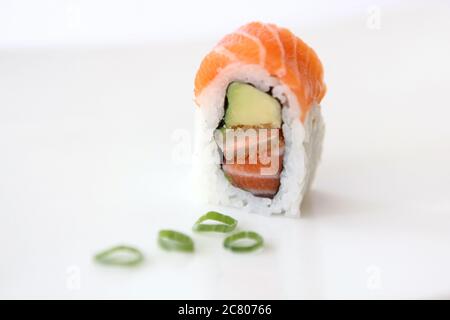 Inside Out de salmón Sushi Foto de stock