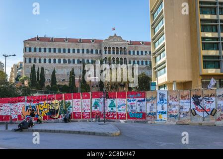 Barricada callejera alrededor del Gran Serail - Palacio de Gobierno se fue después de la Revolución de Octubre - 2019-2020 protestas en Beirut, Líbano Foto de stock