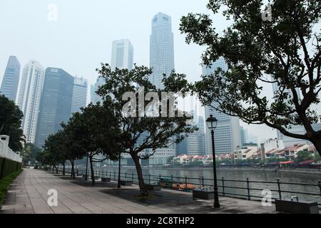 Singapur experimenta una merma de vez en cuando, causada generalmente por incendios forestales en la región. Foto de stock