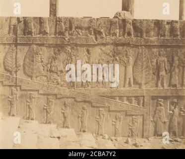 (16) [Apadana Hall Eastern Stairway, Persépolis, Fars], 1840-60. Foto de stock