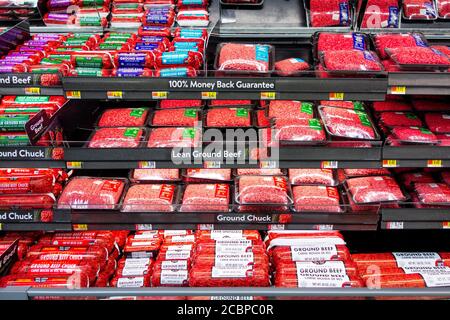 Estantes completos en Walmart, supermercado, carne picada envuelta,  diferentes tipos, Nevada,  Fotografía de stock - Alamy