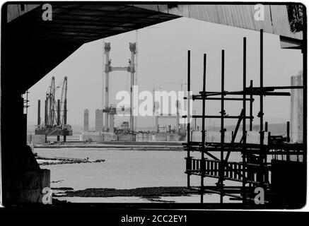 Segundo cruce Severn en construcción, River Severn, Inglaterra Gales 1994-5 Foto de stock