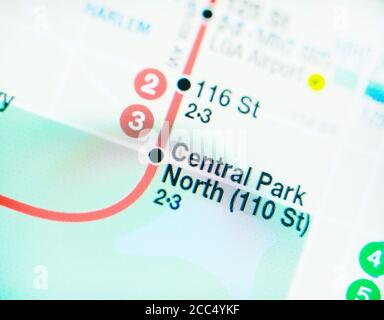 Central Park North – estación de la calle 110 en el mapa del metro de la ciudad de Nueva York en la pantalla del smartphone.