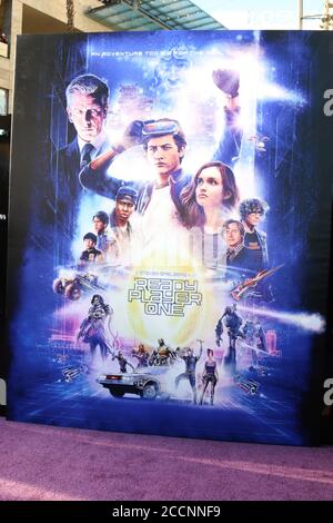 READY PLAYER ONE, Chinese poster, Ben Mendelsohn, Tye Sheridan, Olivia  Cooke, Mark Rylance, Simon Pegg, Philip Zhao, Win Morisaki, Lena Waithe,  2018. ©Warner Bros. Pictures/courtesy Everett Collection Stock Photo - Alamy