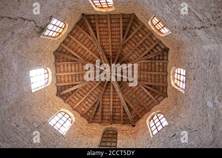 Techo del baptisterio, Basílica Eufrasiana, Patrimonio de la Humanidad de la UNESCO, Porec, Istria, Croacia Foto de stock