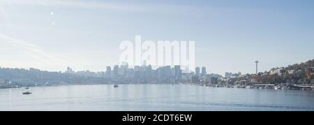 Seattle Skyline visto desde Gas Works Park en North Lake, Seattle, Washington, Estados Unidos