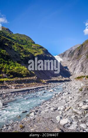 Franz Josef glaciar y río, Nueva Zelanda Foto de stock