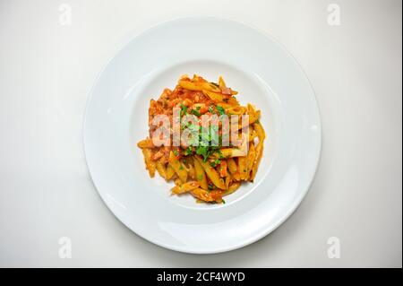 Penne todos los amatriciana pasta tomaten Foto de stock