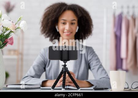 E Estudiante En Ropa Formal : Mujer Con Cuero Imagen de archivo - Imagen de  formal, chaqueta: 150707907