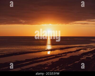 Sunset North sea, Castle Sands Beach, St Andrews, Fife, Escocia, Reino Unido, GB. Foto de stock