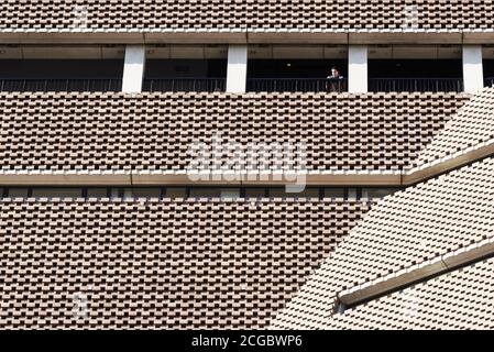 Detalle exterior del edificio Blavatnik (antes conocido como Switch House) Tate Modern, Londres, Reino Unido. Diseñado por los arquitectos Herzog & de Meuron. Terminado en 2016. Foto de stock