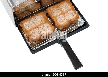 Tiro horizontal de una bandeja de tostador con cuatro trozos de