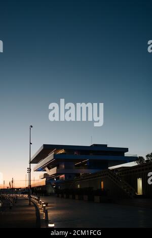 Veles E Vents De Valencia En La Noche Las Luces Al Atardecer Nublado Fotografia De Stock Alamy