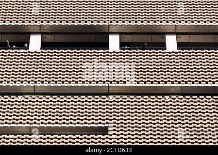Detalle exterior del edificio Blavatnik (antes conocido como Switch House) Tate Modern, Londres, Reino Unido. Diseñado por los arquitectos Herzog & de Meuron. Terminado en 2016. Foto de stock