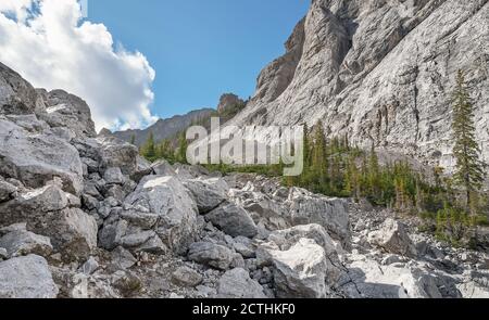 Cory Pass y Gargoyle Valley en el Parque Nacional Banff, Alberta, Canadá Foto de stock