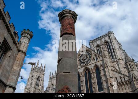 El magnífico York Minster del siglo XV, Reino Unido Foto de stock