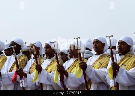 Ethiopian Orthodox worshippers take part in the annual Epiphany celebrations called 'Timket' in Addis Ababa January 19, 2015. 'Timket' commemorates Jesus Christ's baptism in the Jordan River by John the Baptist. REUTERS/Tiksa Negeri (ETHIOPIA - Tags: RELIGION SOCIETY)